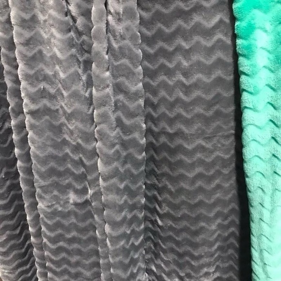 PURPLE Cozy Knit Throw Blanket Home Decor with Fringe - Picture 5 of 10